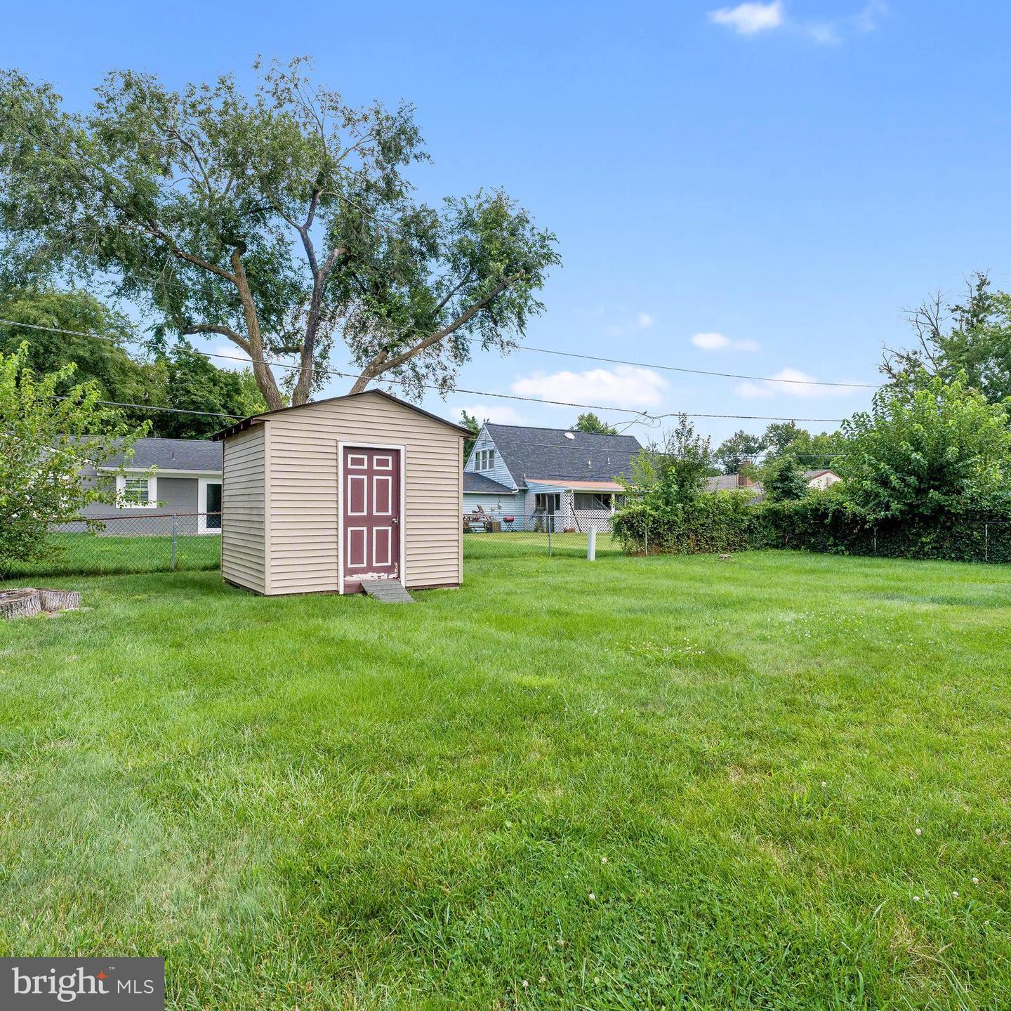 72 New Castle Ln Property Photo 18