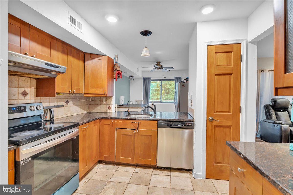 108 Five Crown Royal Property Photo 11