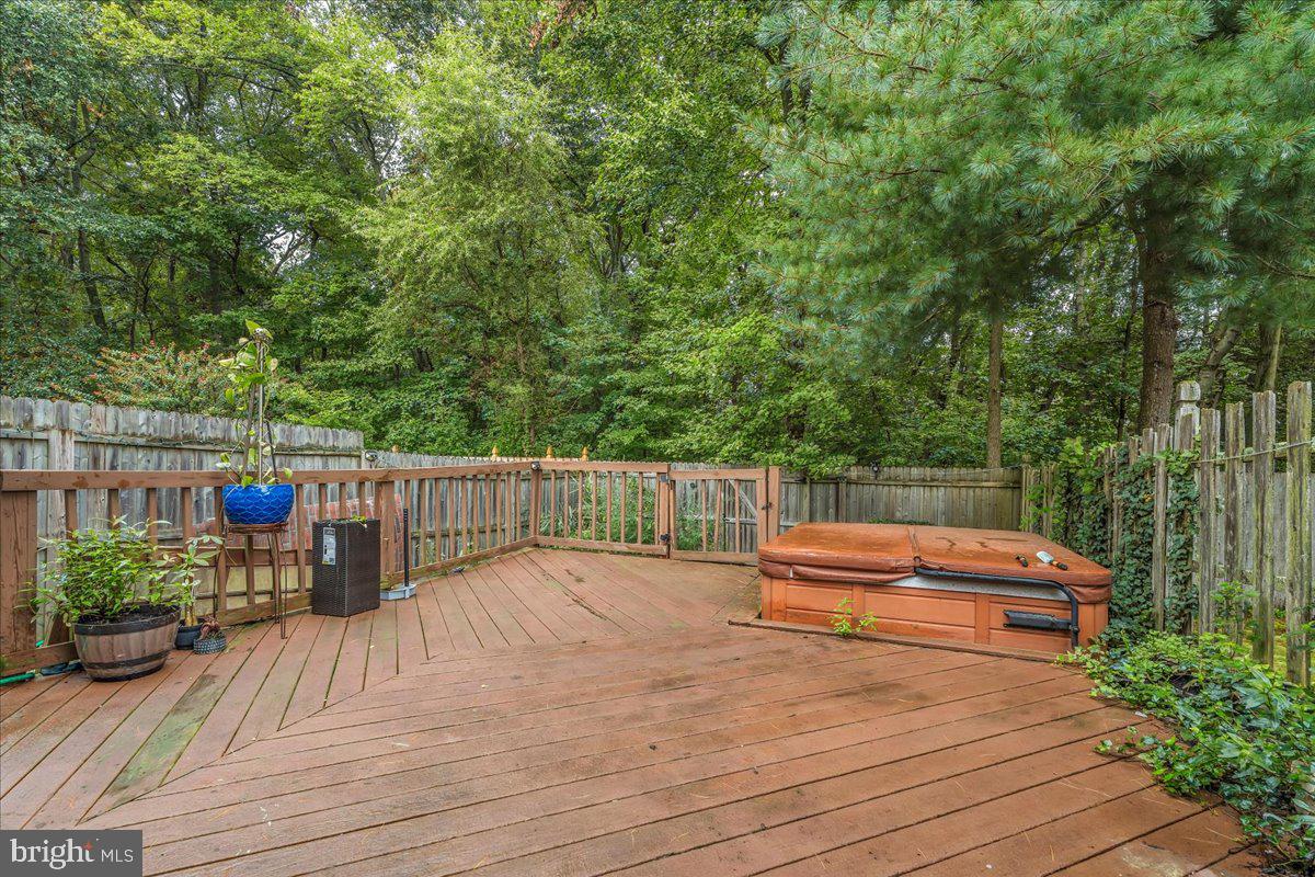 108 Five Crown Royal Property Photo 26
