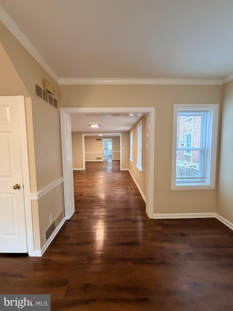 127 E Union St Property Photo 3
