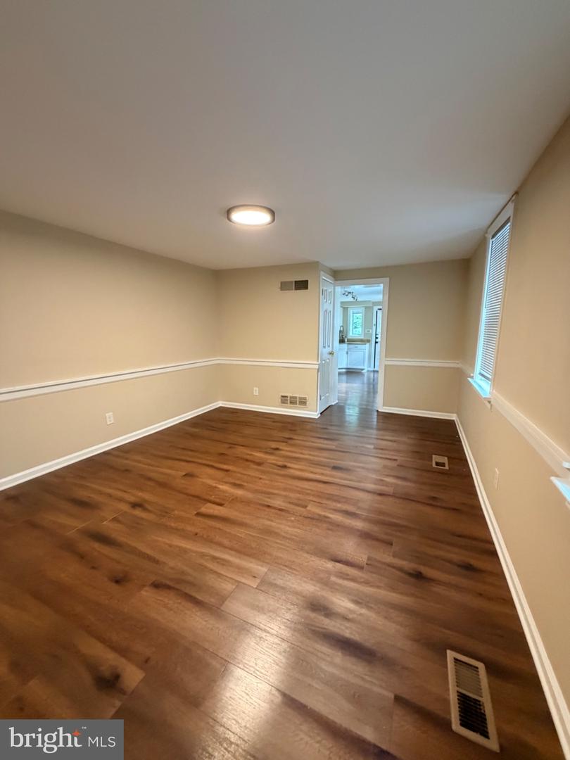 127 E Union St Property Photo 5
