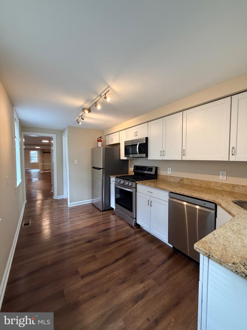 127 E Union St Property Photo 8