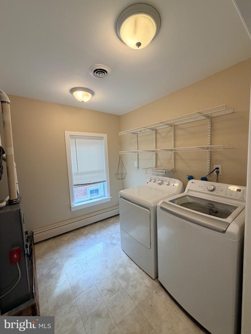 127 E Union St Property Photo 18