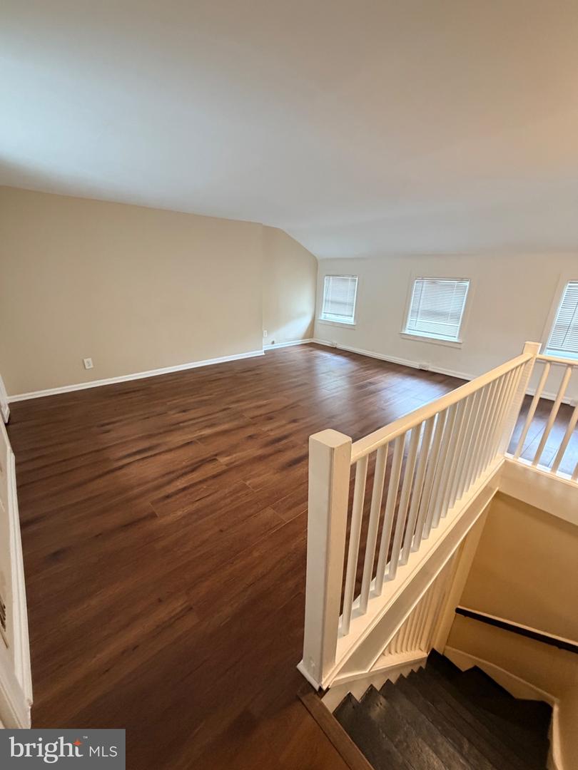 127 E Union St Property Photo 23