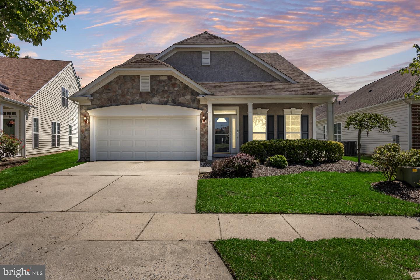 5 SHIPPS WAY Property Photo 1