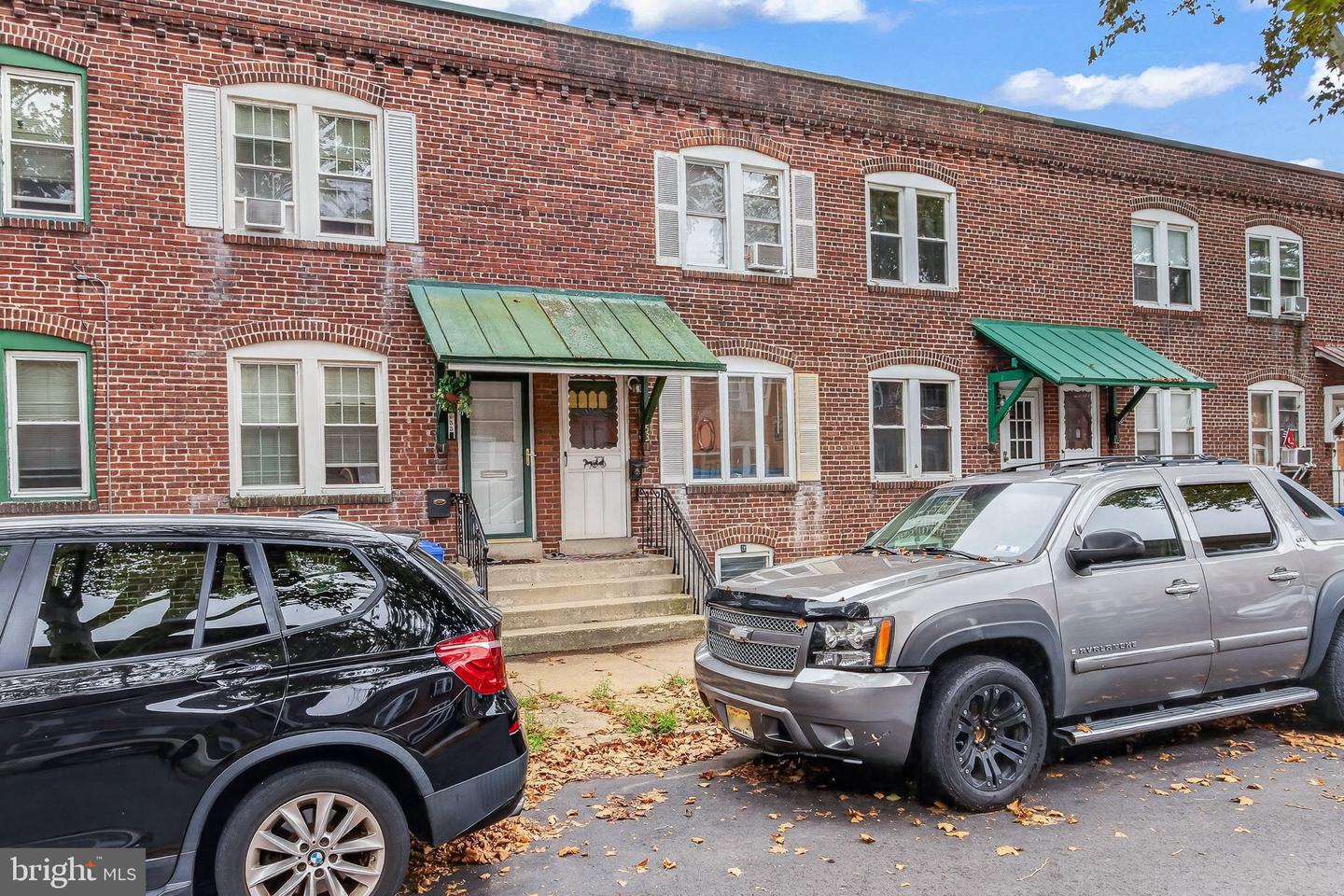53 Amboy Ave Property Photo 1