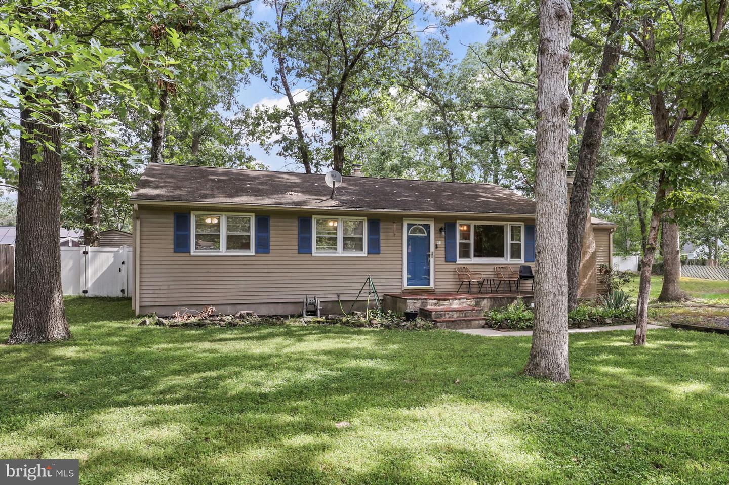 231 Rhode Island Rd Property Photo 2