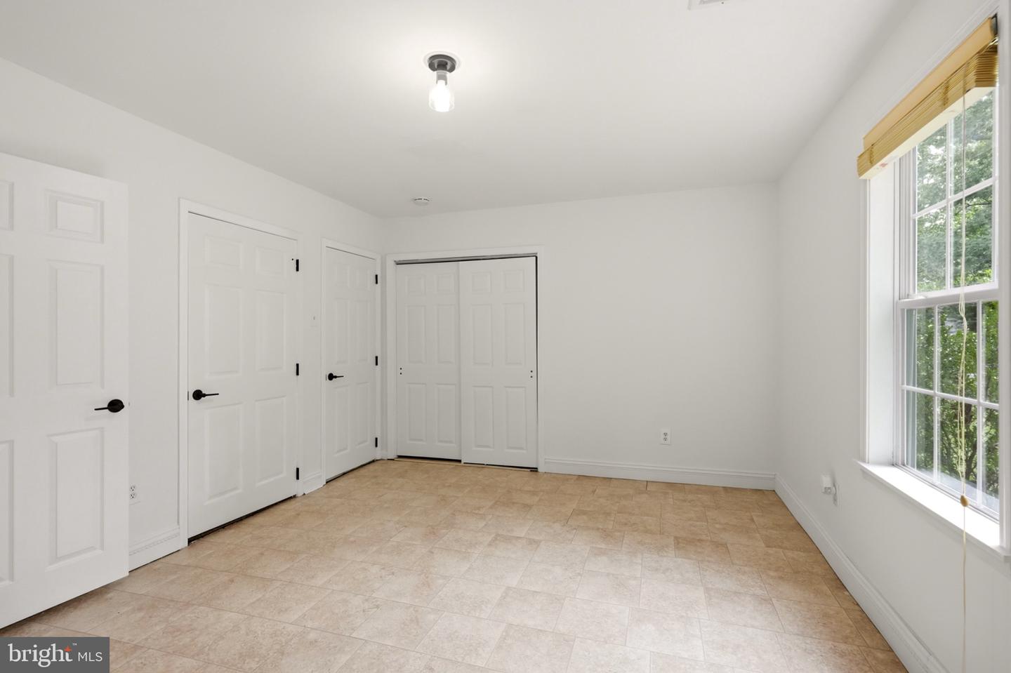 403 New Hampshire Rd Property Photo 18