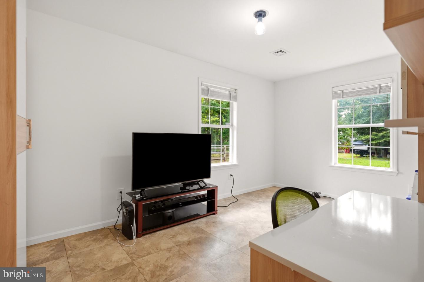 403 New Hampshire Rd Property Photo 21