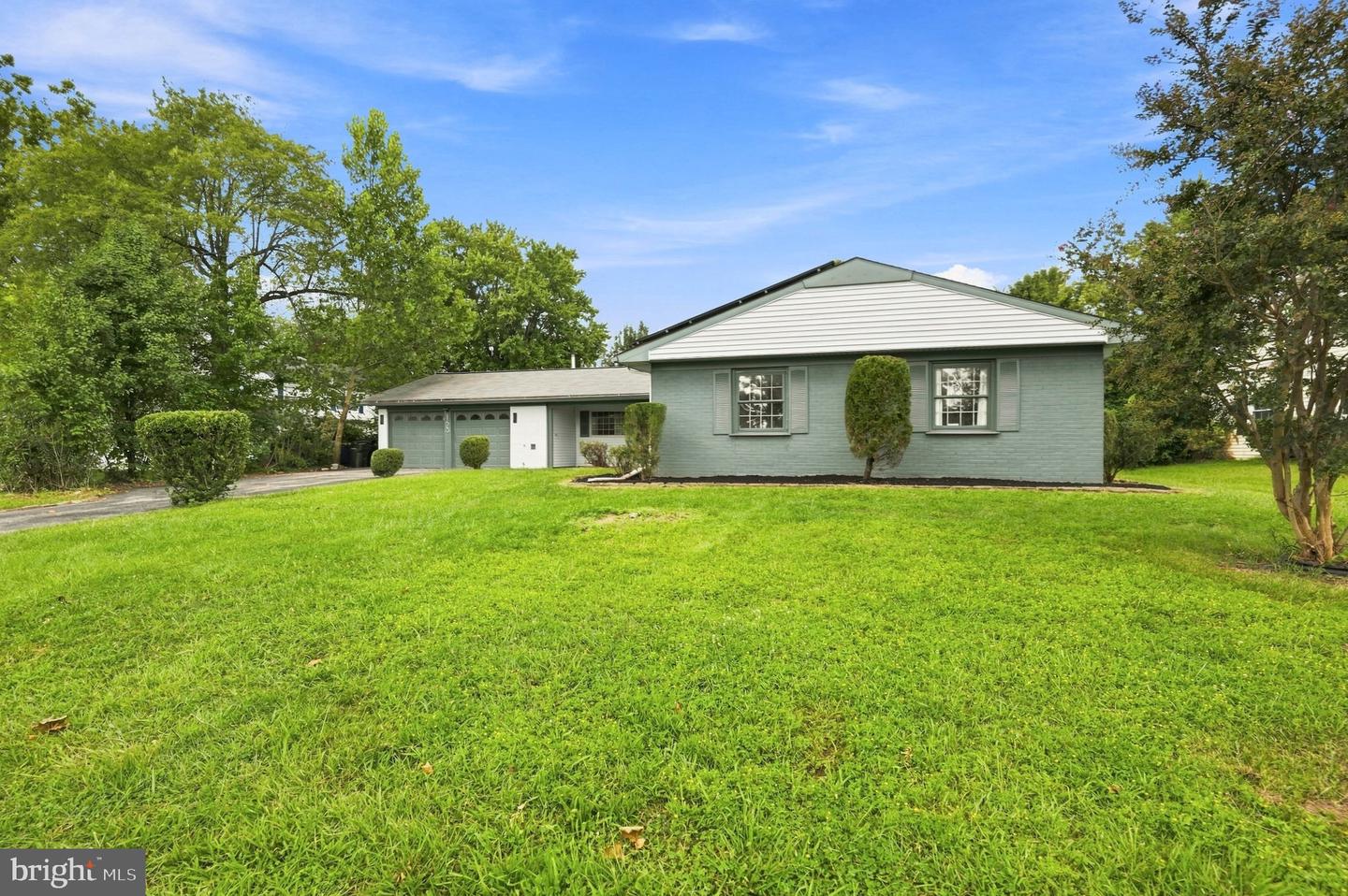 163 Twin Hill Dr Property Photo 2