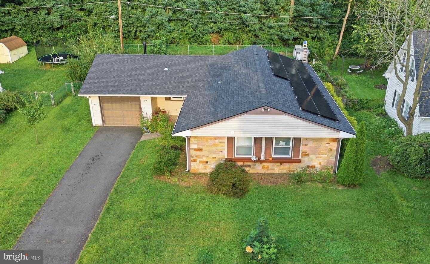 15 ECHO LN Property Photo 1