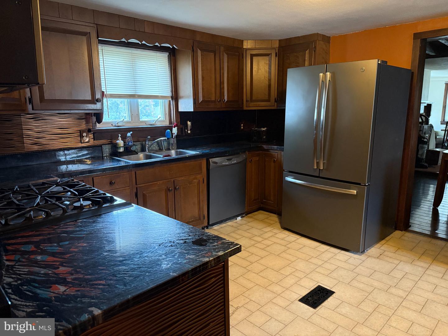 207 Washington St Property Photo 9