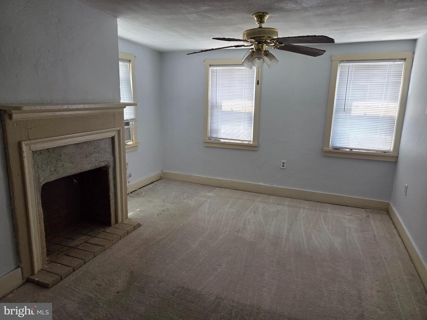 207 Washington St Property Photo 24