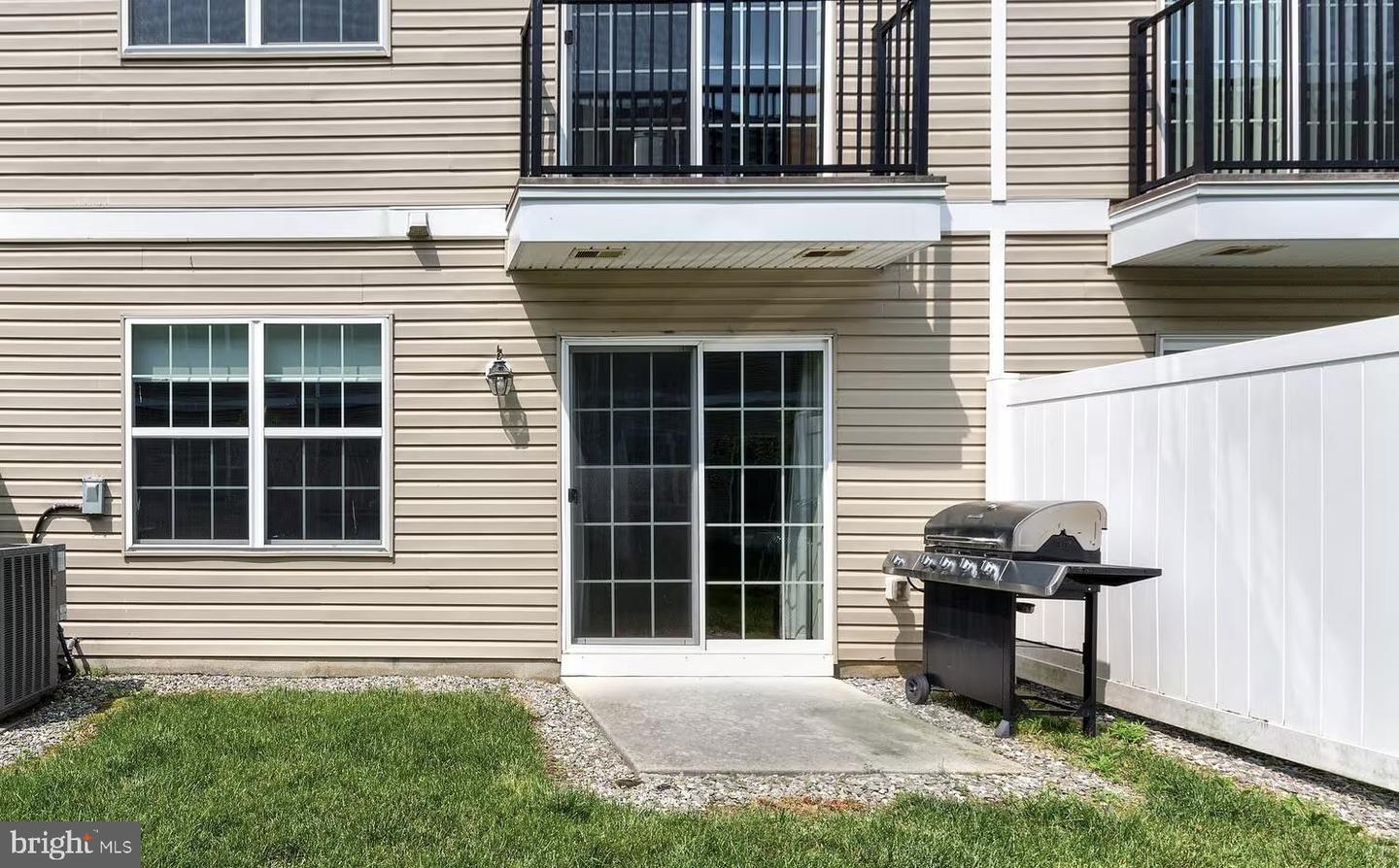 47 Riverwalk Blvd Property Photo 23