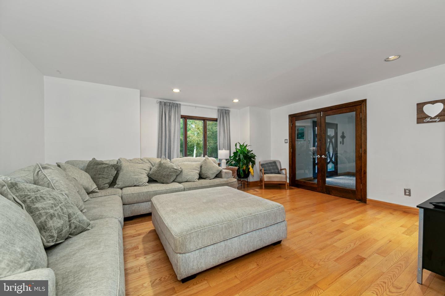 6 Gristmill Ct Property Photo 8