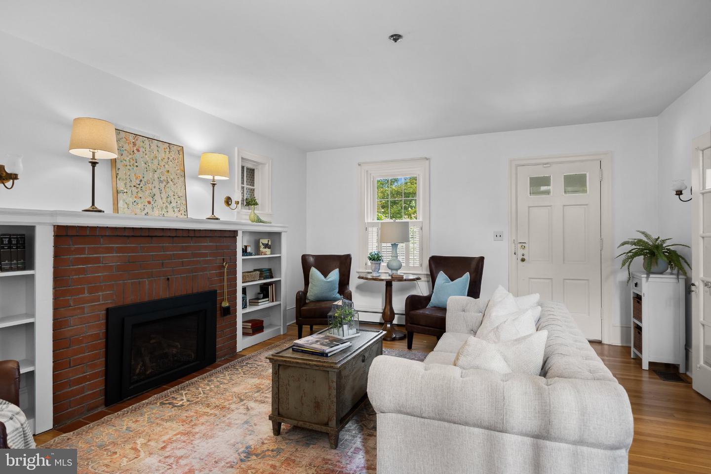 77 E Main St Property Photo 8