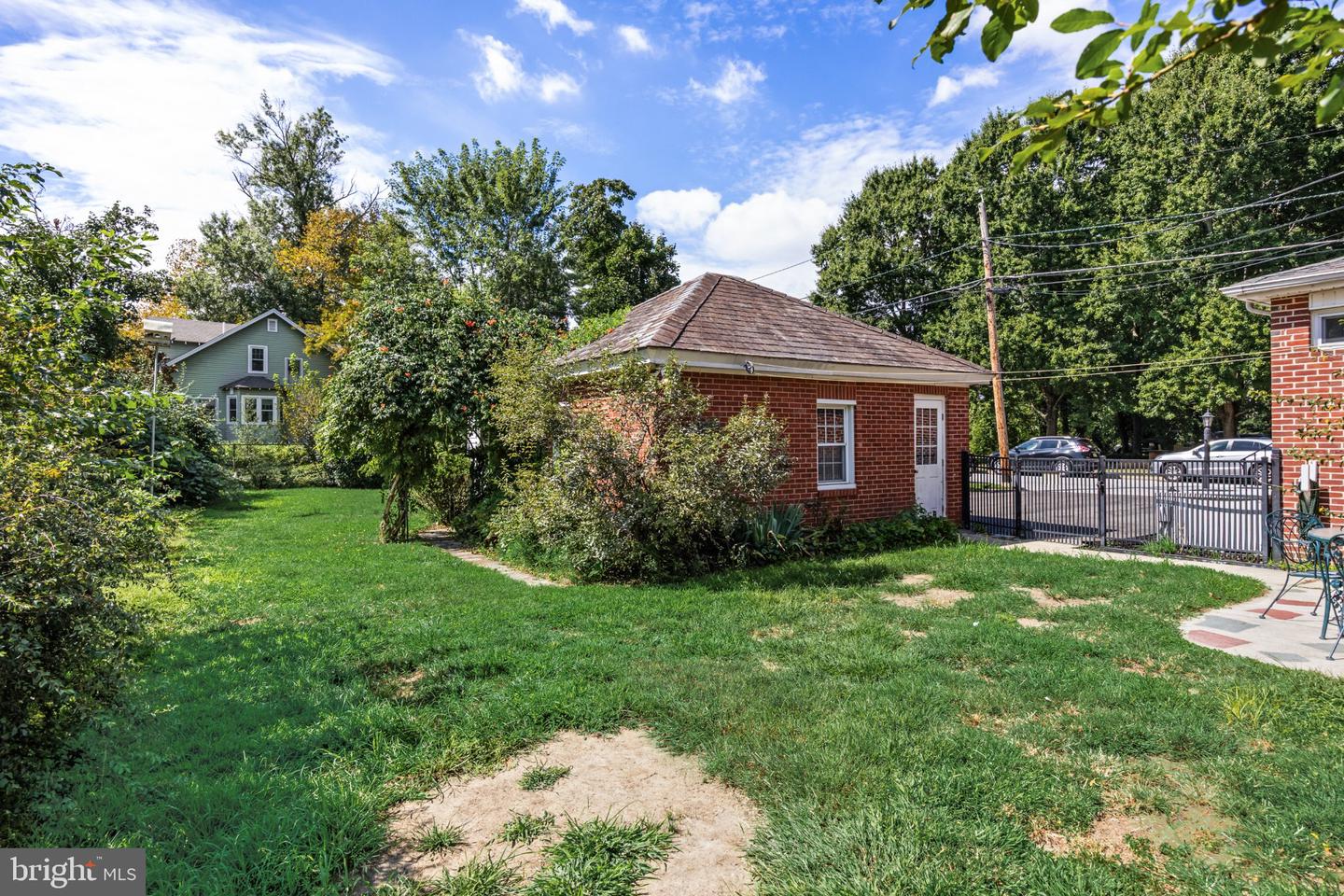 77 E Main St Property Photo 44
