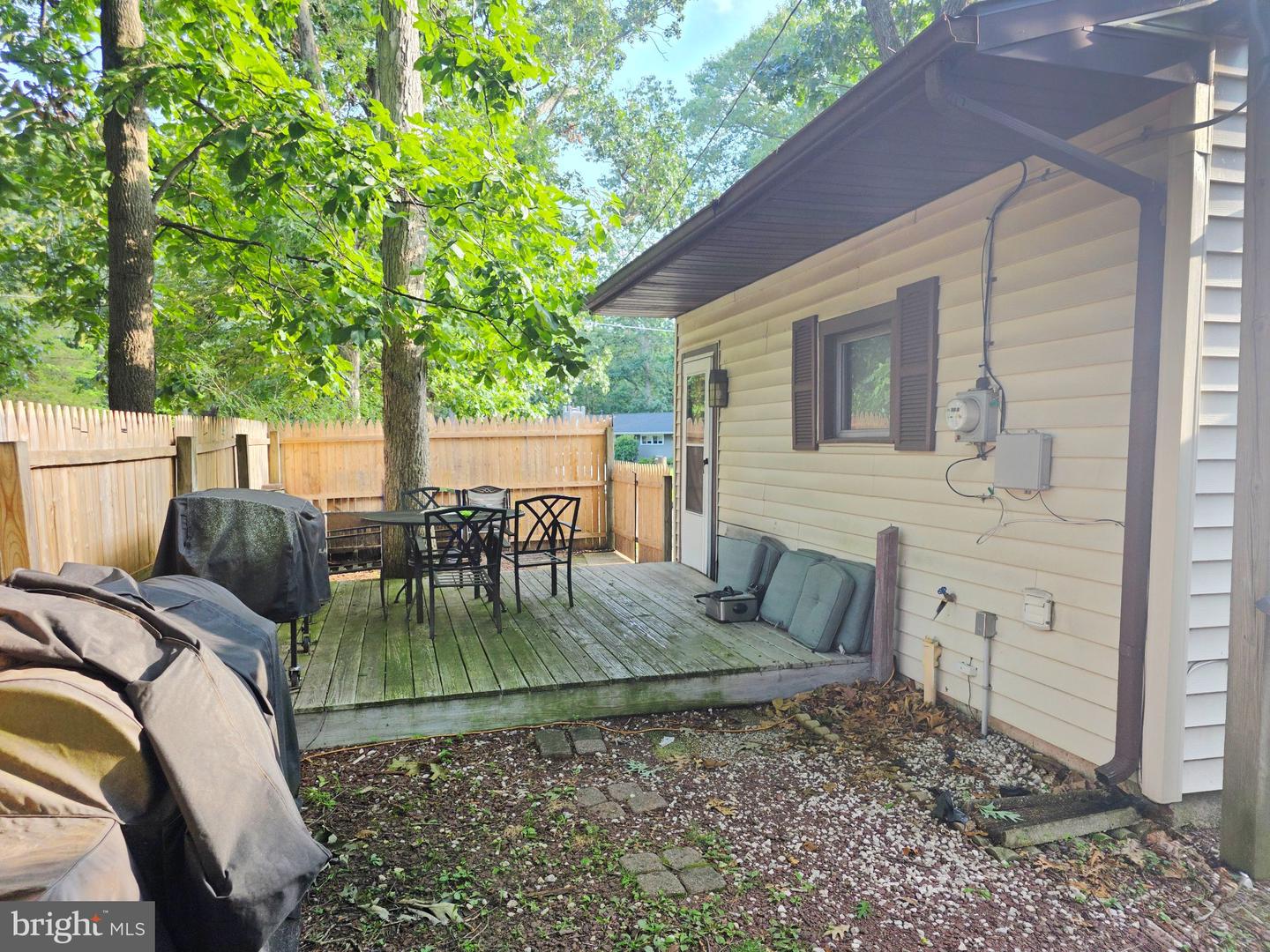 329 Evergreen Rd Property Photo 4