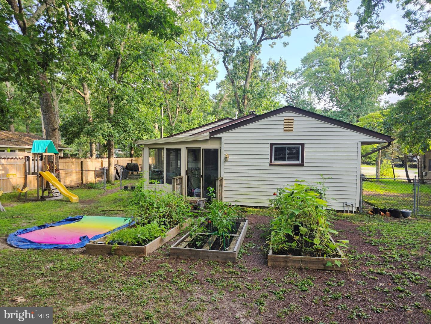 329 Evergreen Rd Property Photo 5