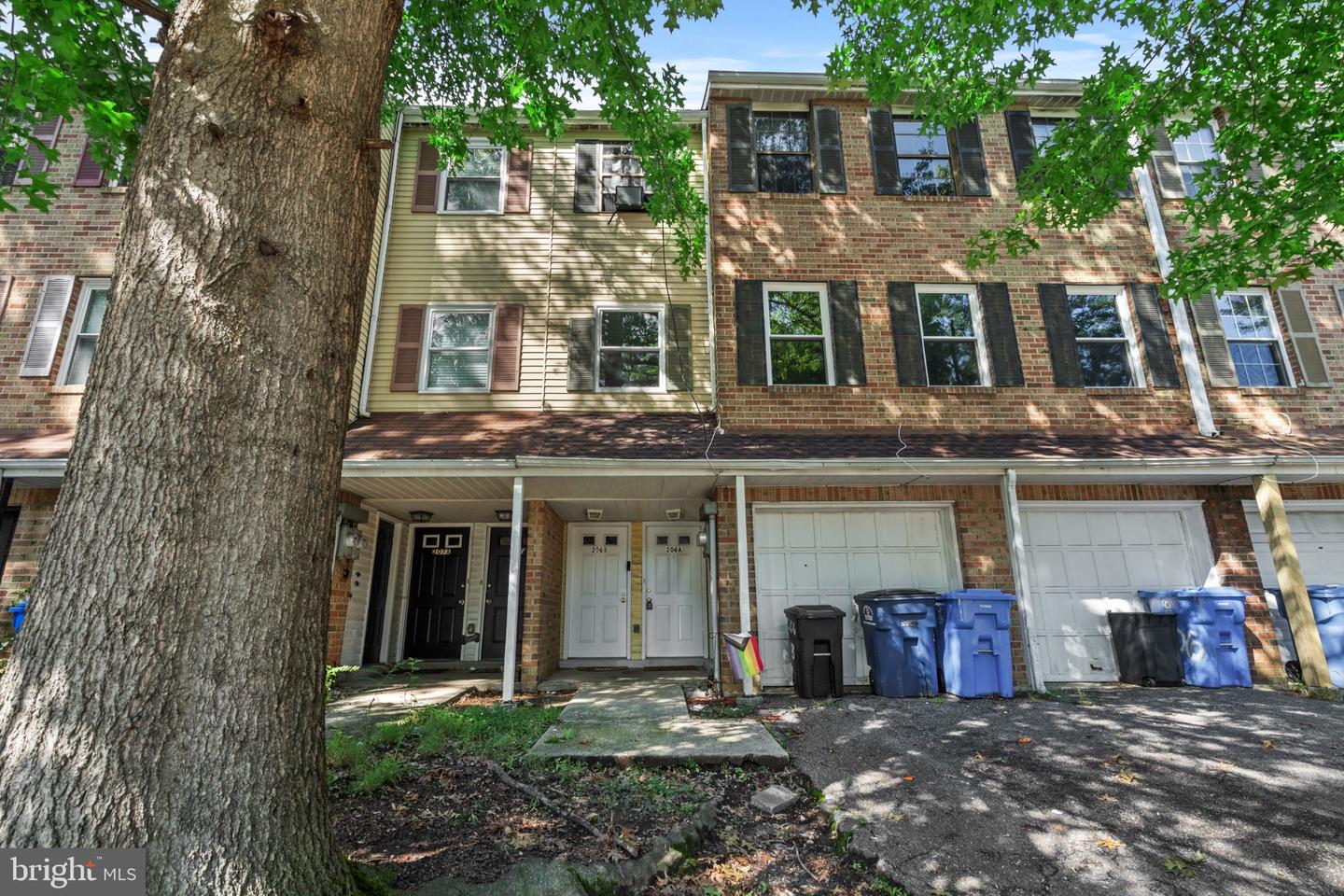 206 A CHAUCER CT Property Photo 1
