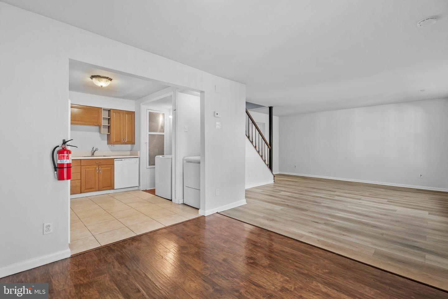 206 A Chaucer Ct Property Photo 4