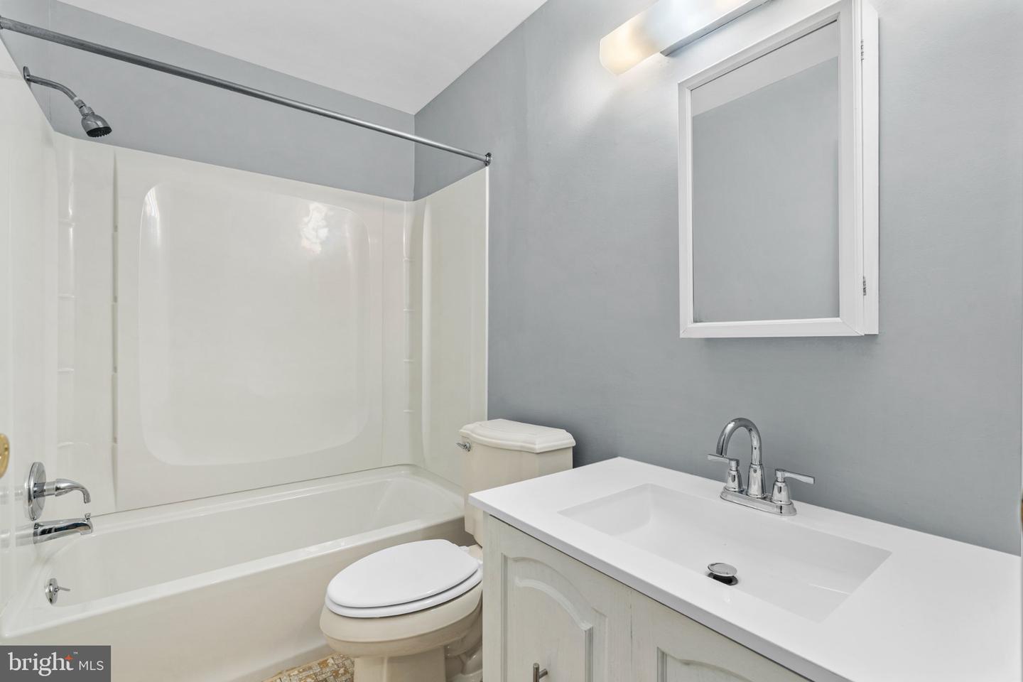206 A Chaucer Ct Property Photo 9