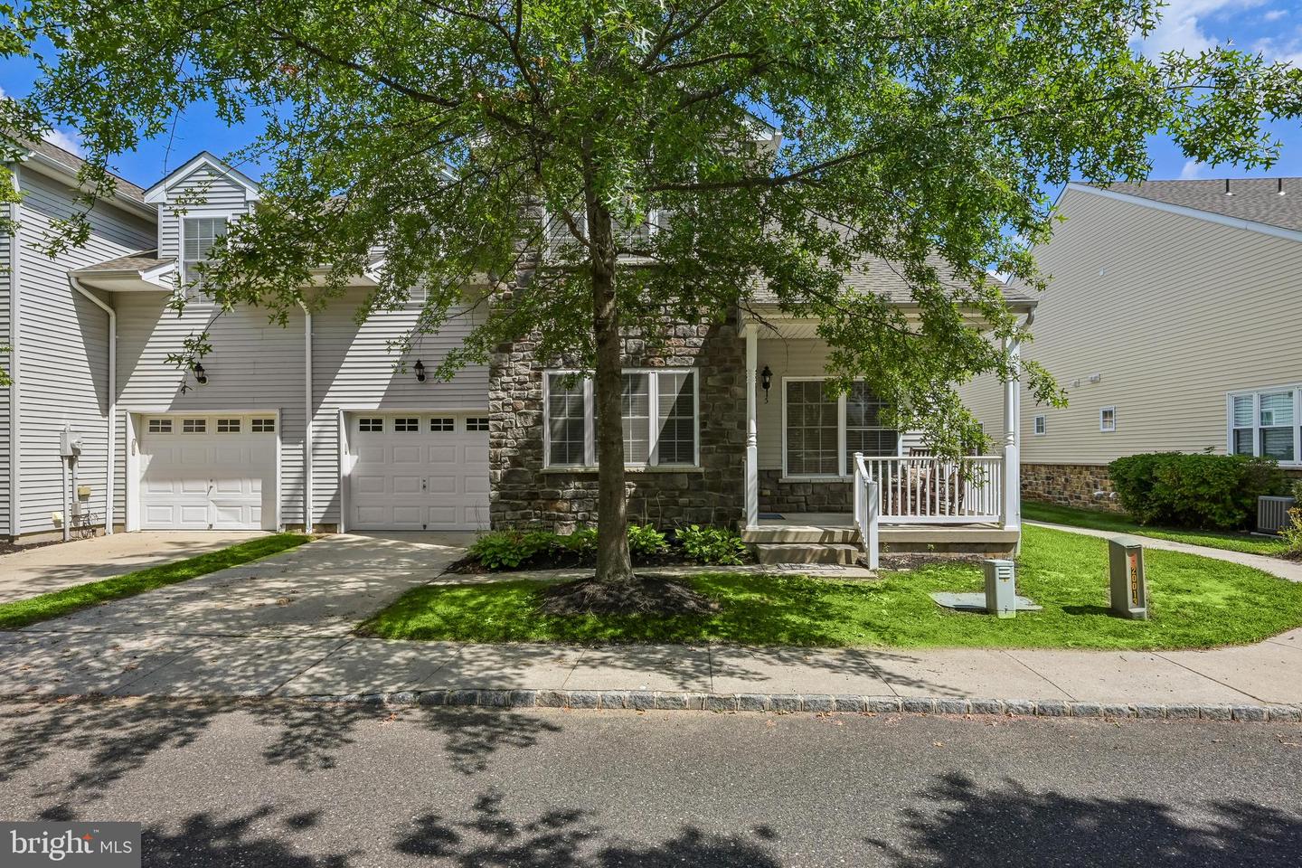 5 Charles Cir Property Photo 1