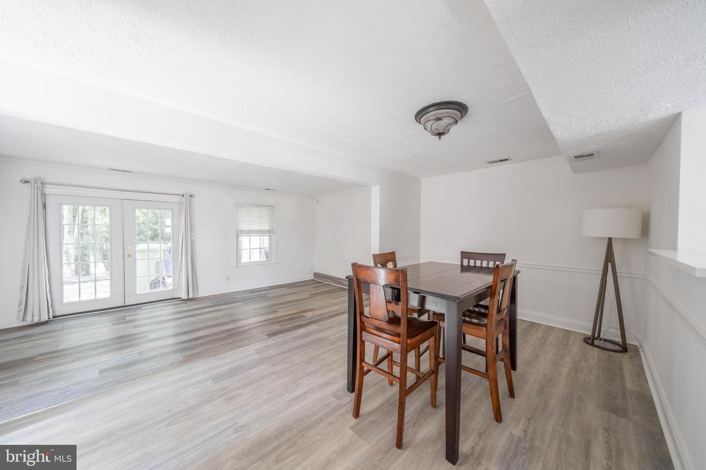10 Forestview Ct Property Photo 5