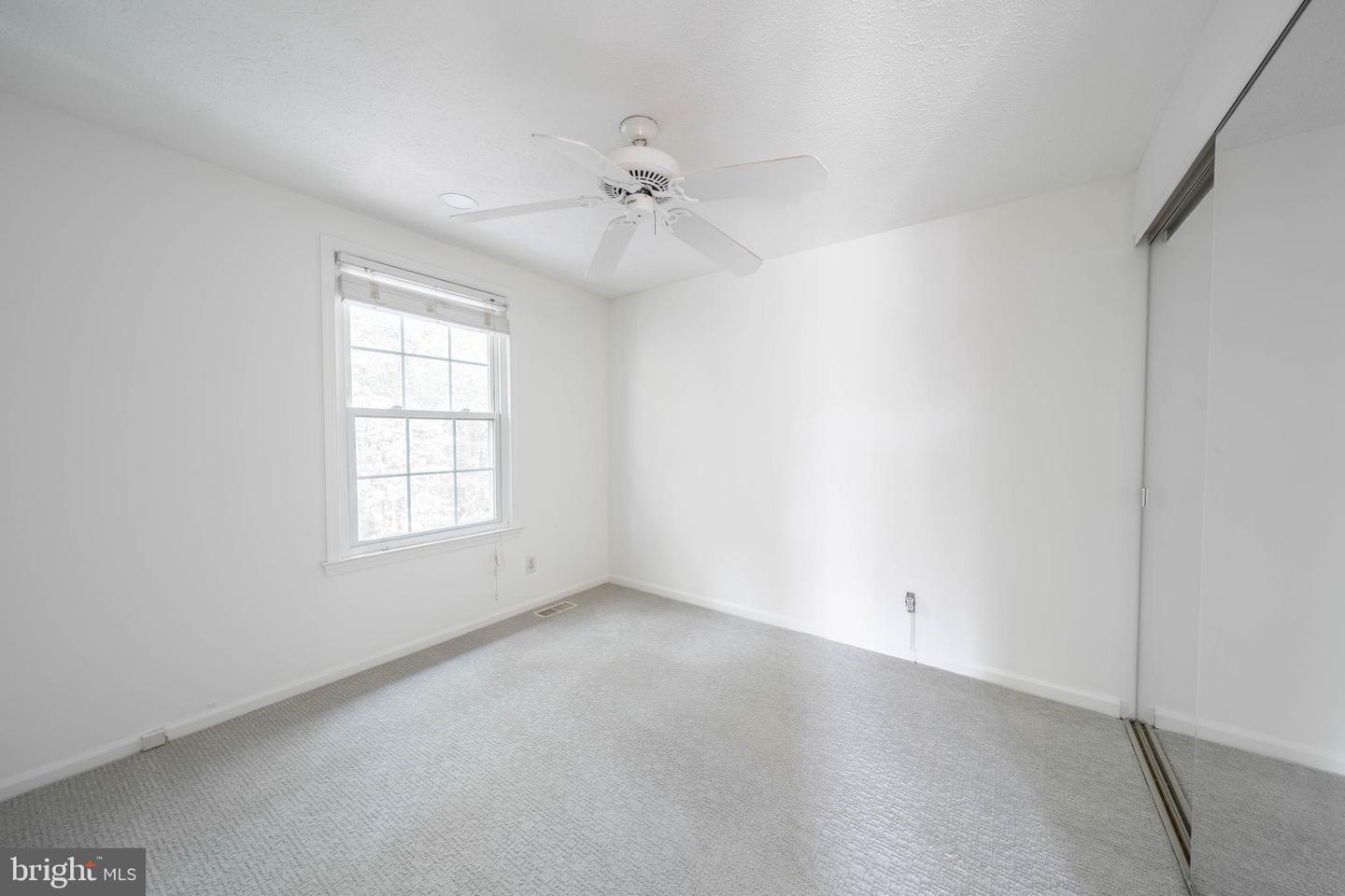 10 Forestview Ct Property Photo 12