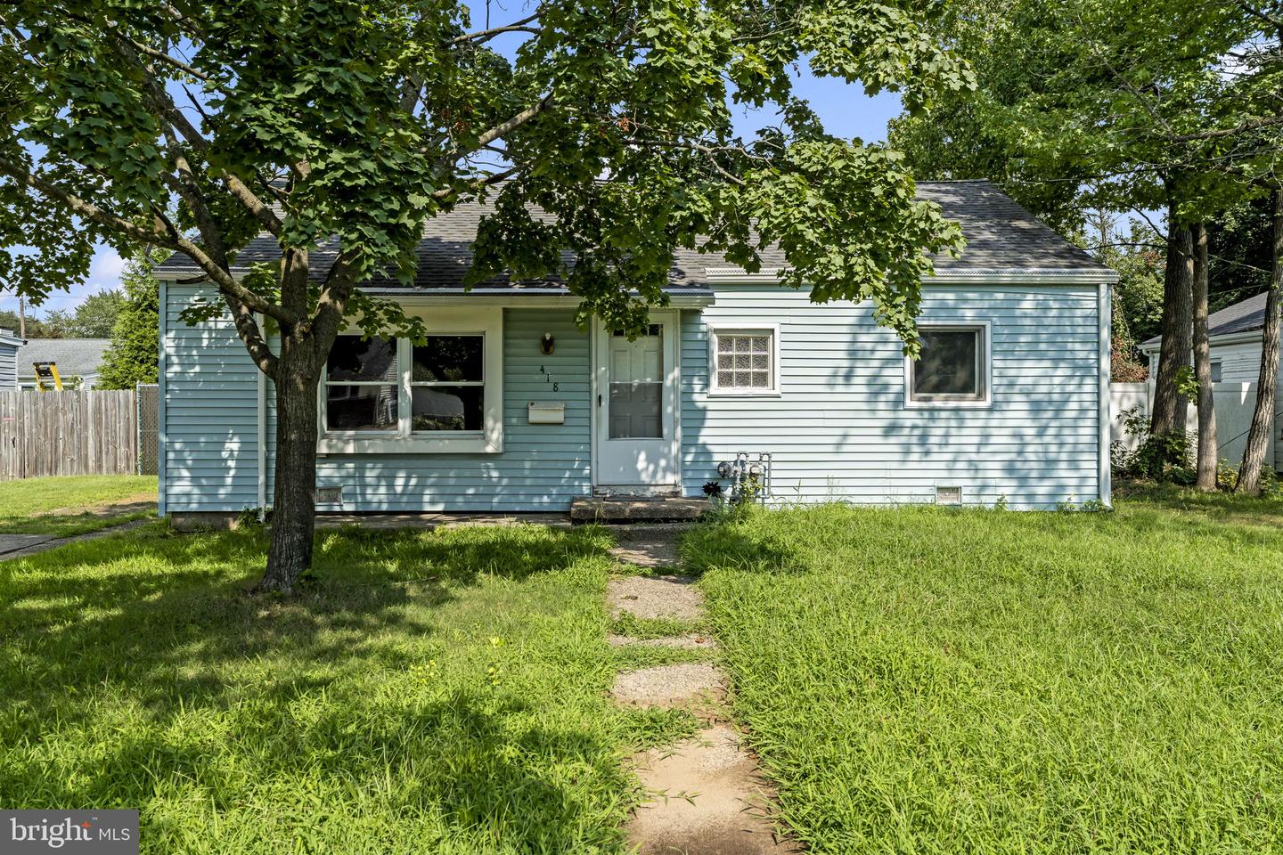 418 Iowa Ave Property Photo 2