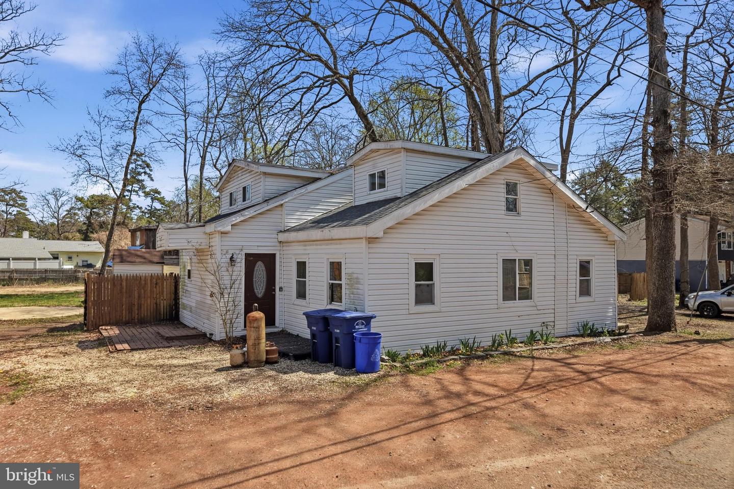 16 Pear Ave Property Photo 1