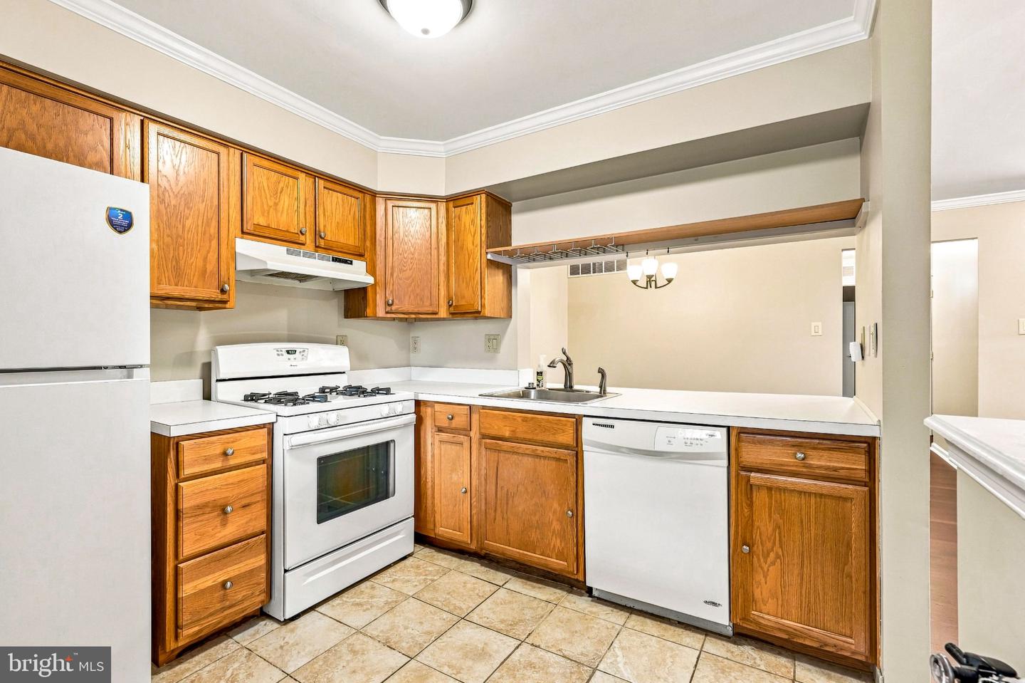 2202b Yarmouth Ln Property Photo 8
