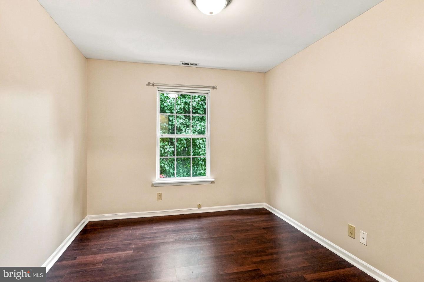 2202b Yarmouth Ln Property Photo 17