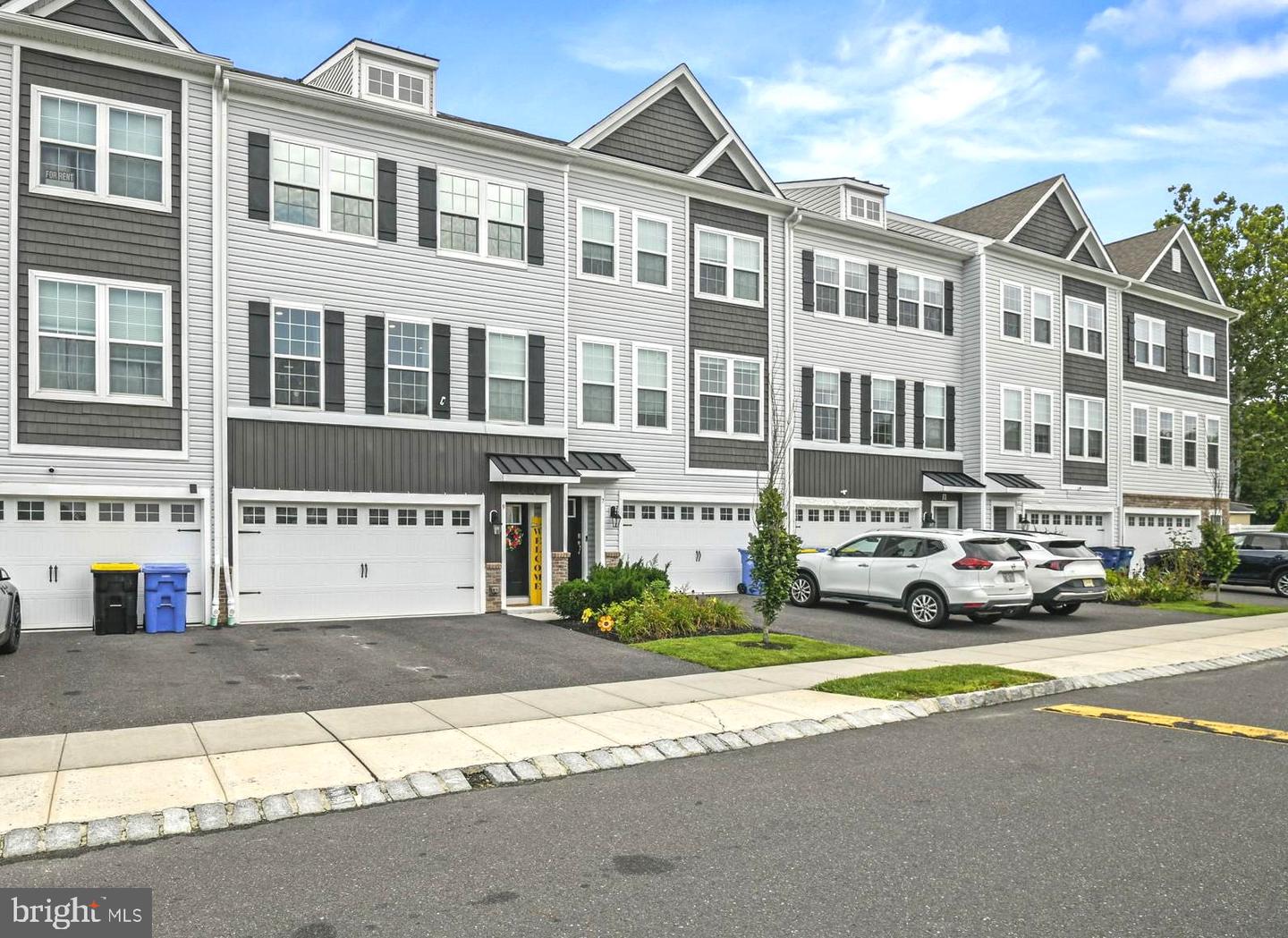 9 AUTUMN PARK BLVD Property Photo 1