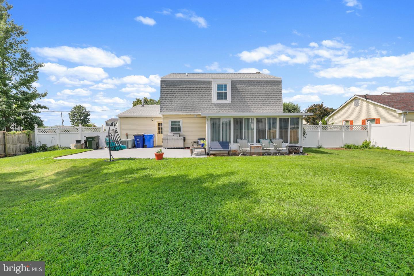 27 Toledo Ln Property Photo 2