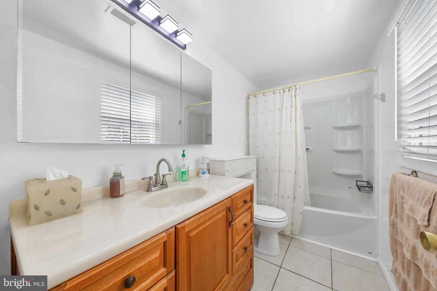 27 Toledo Ln Property Photo 19