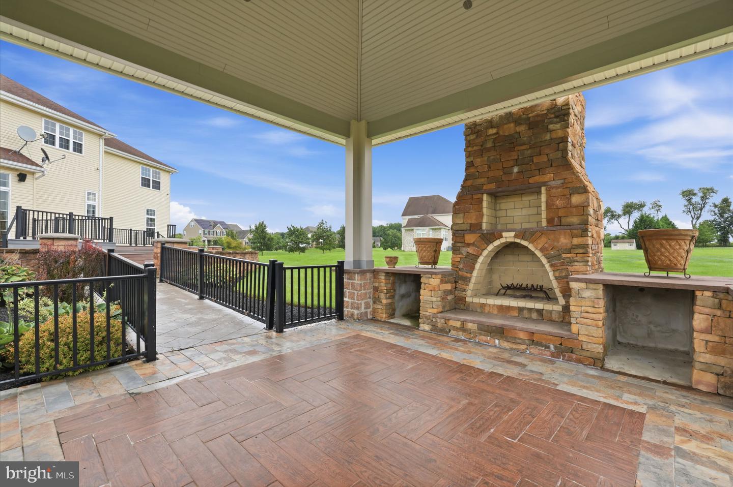 36 Belmont Cir Property Photo 5