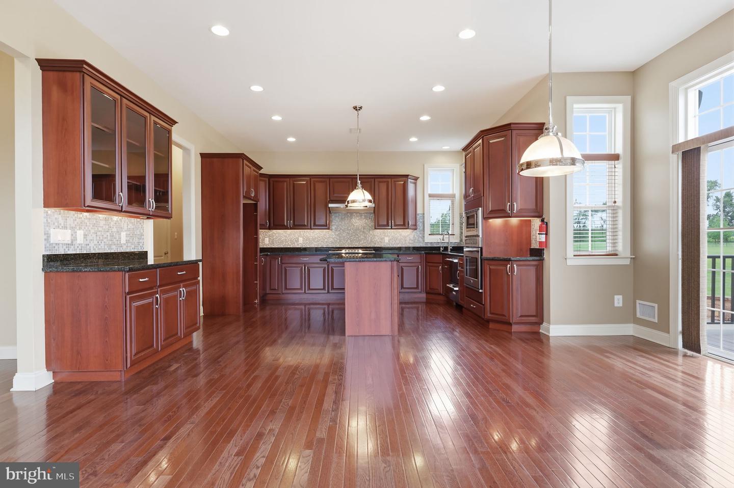 36 Belmont Cir Property Photo 29