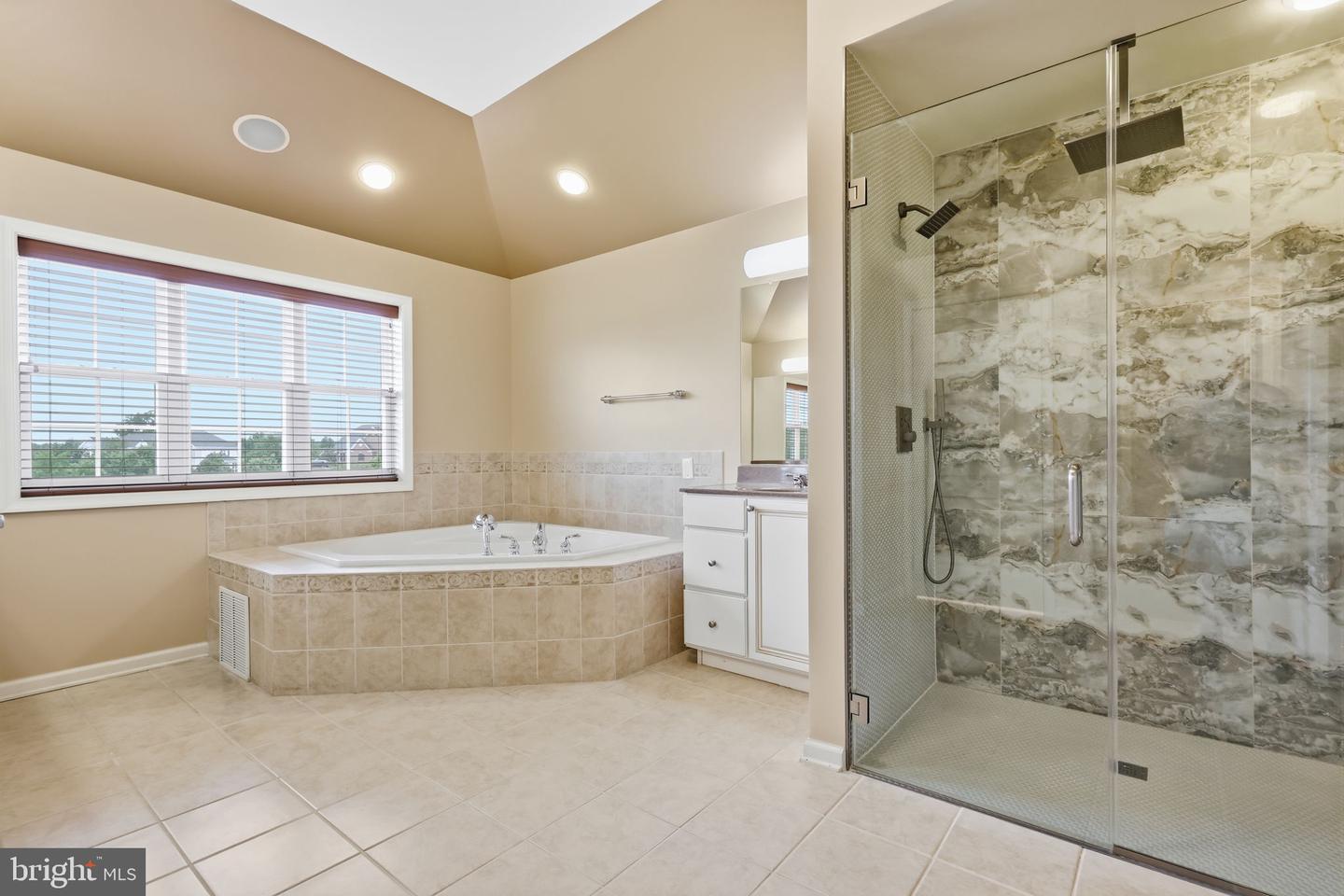 36 Belmont Cir Property Photo 55