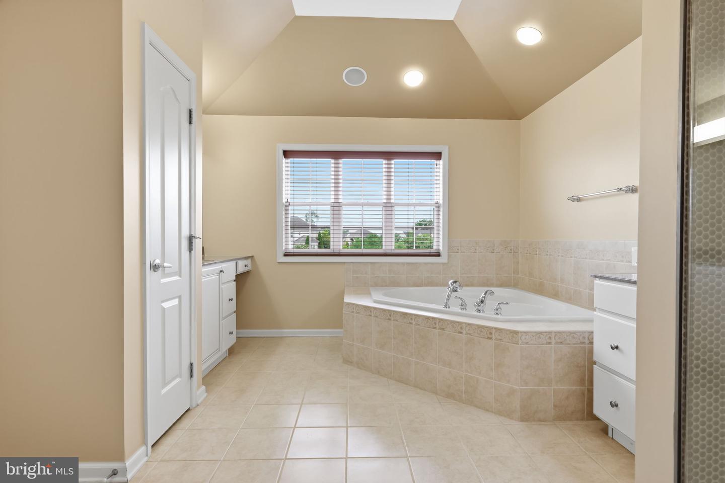 36 Belmont Cir Property Photo 56