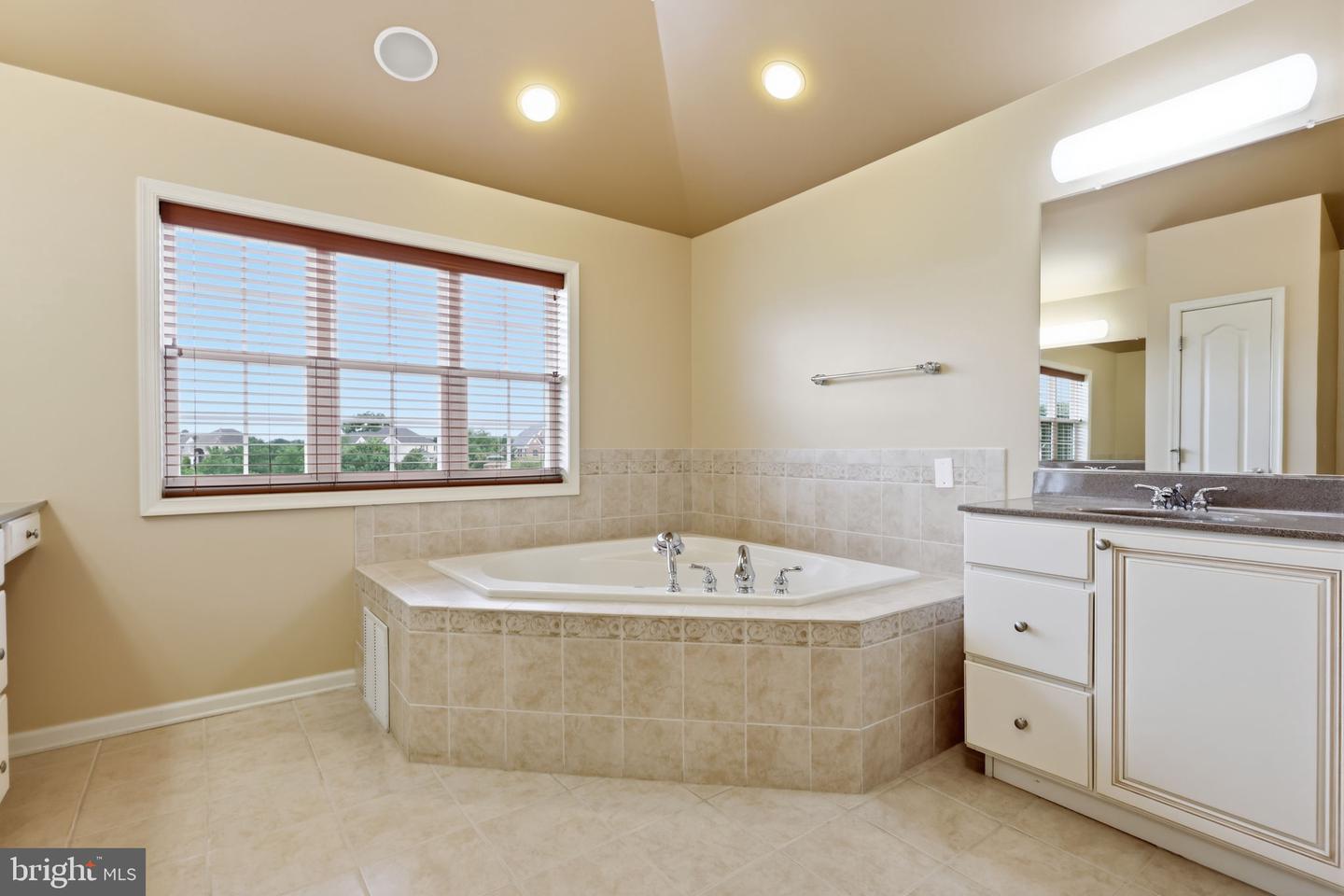 36 Belmont Cir Property Photo 57