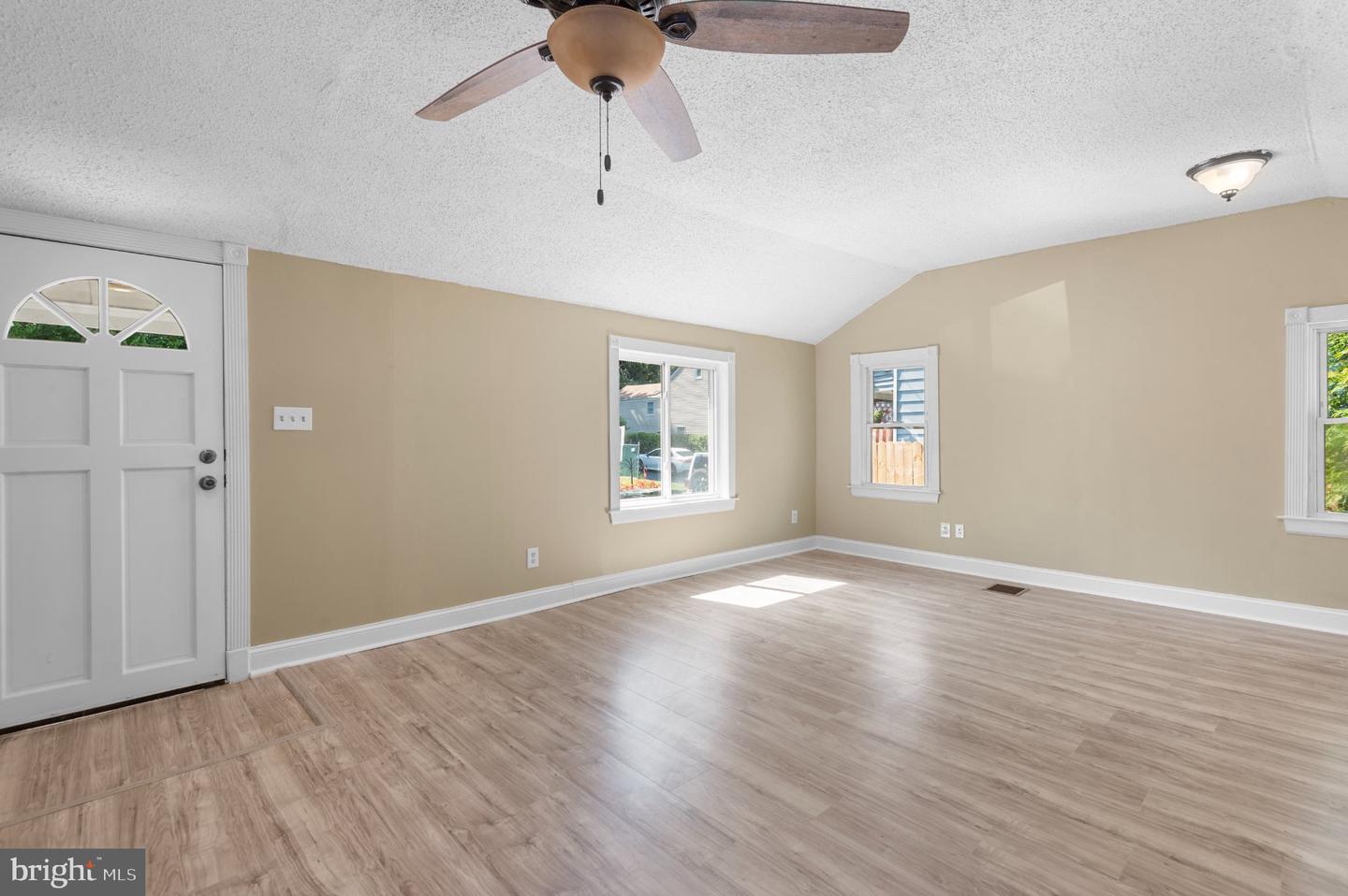 211 Lafayette St Property Photo 3