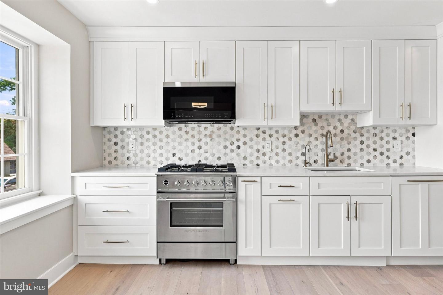 633 E Main St #b7 Property Photo 8
