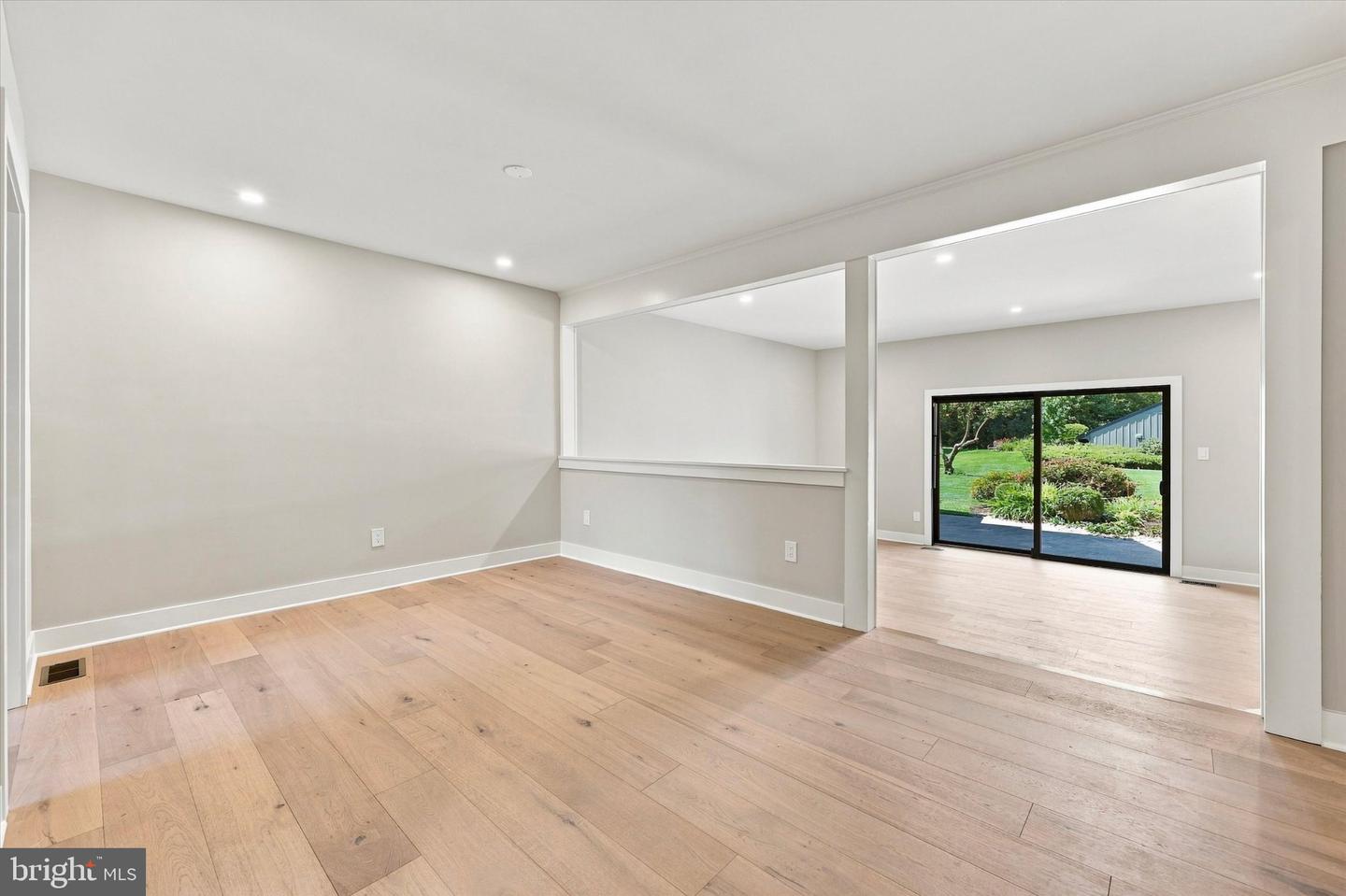 633 E Main St #b7 Property Photo 13