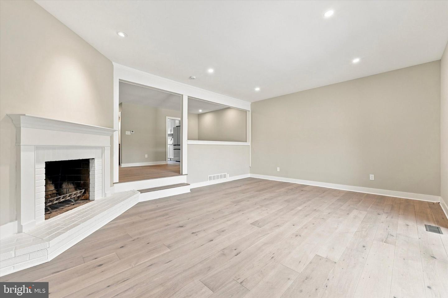 633 E Main St #b7 Property Photo 15