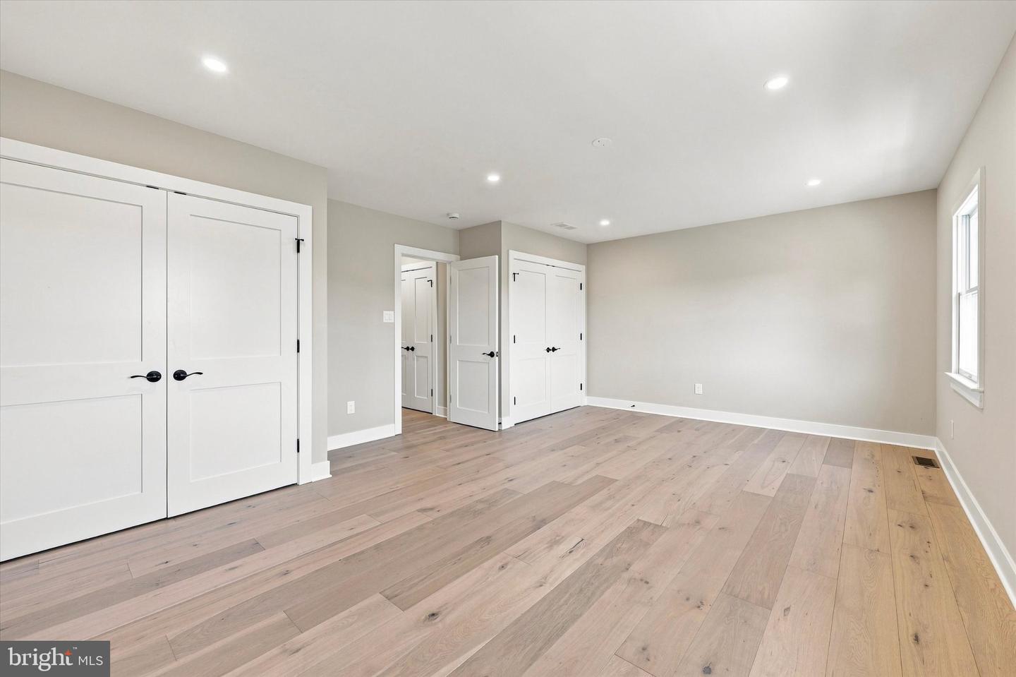 633 E Main St #b7 Property Photo 19