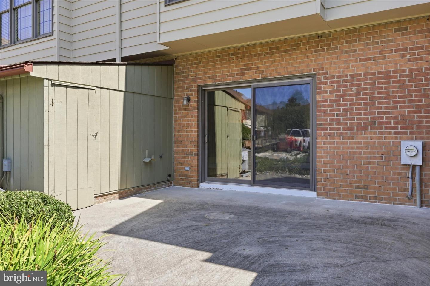 633 E Main St #b7 Property Photo 29