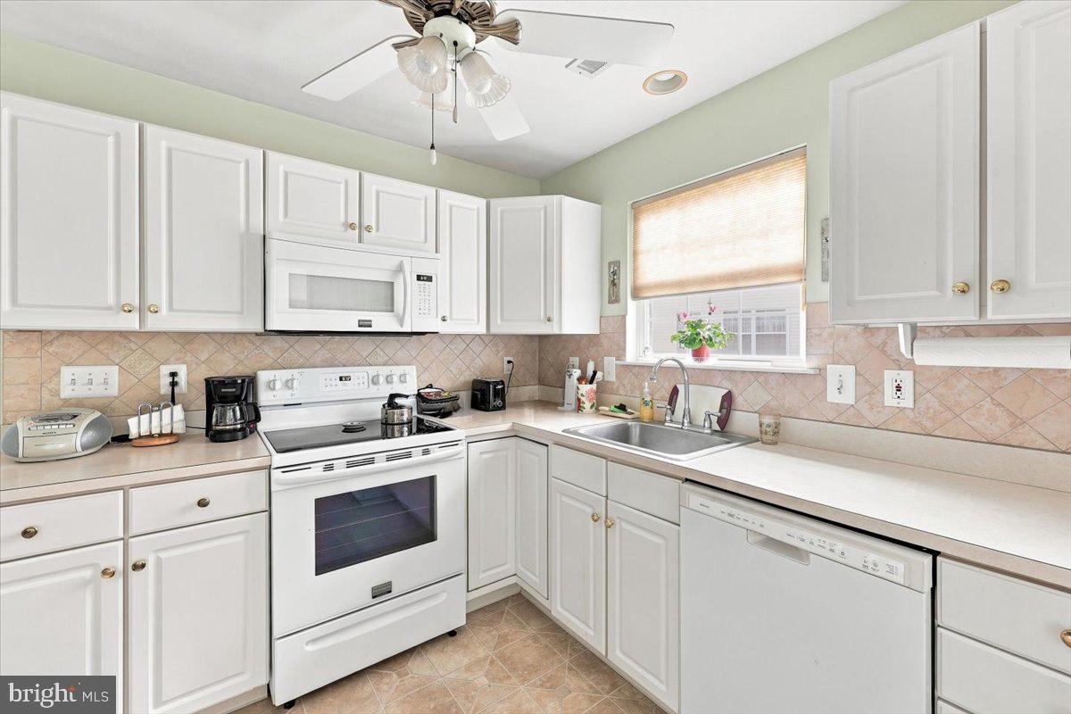 44 Peppergrass Dr N Property Photo 7