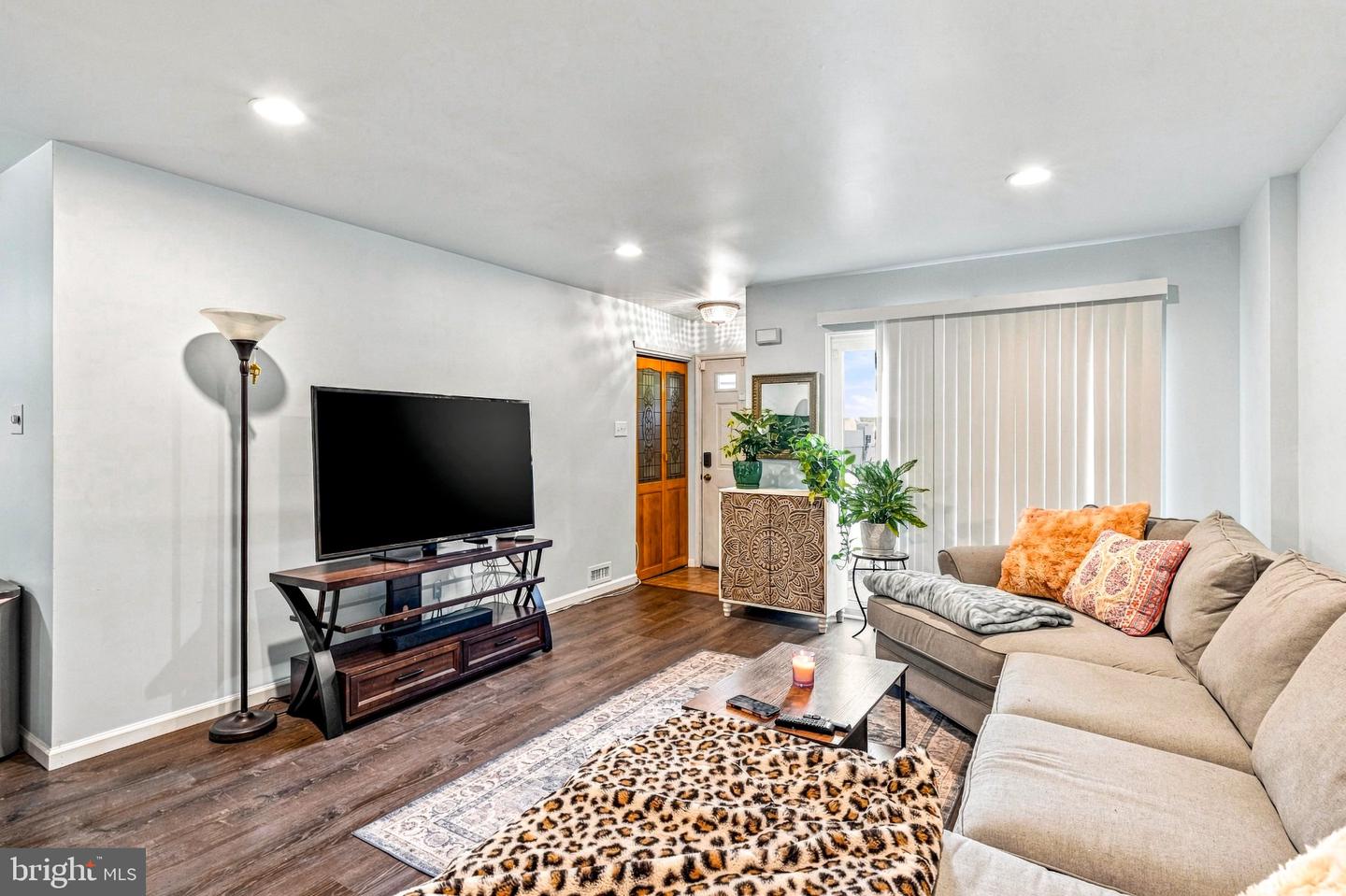 2174 Harbour Dr #building 34 Property Photo 6