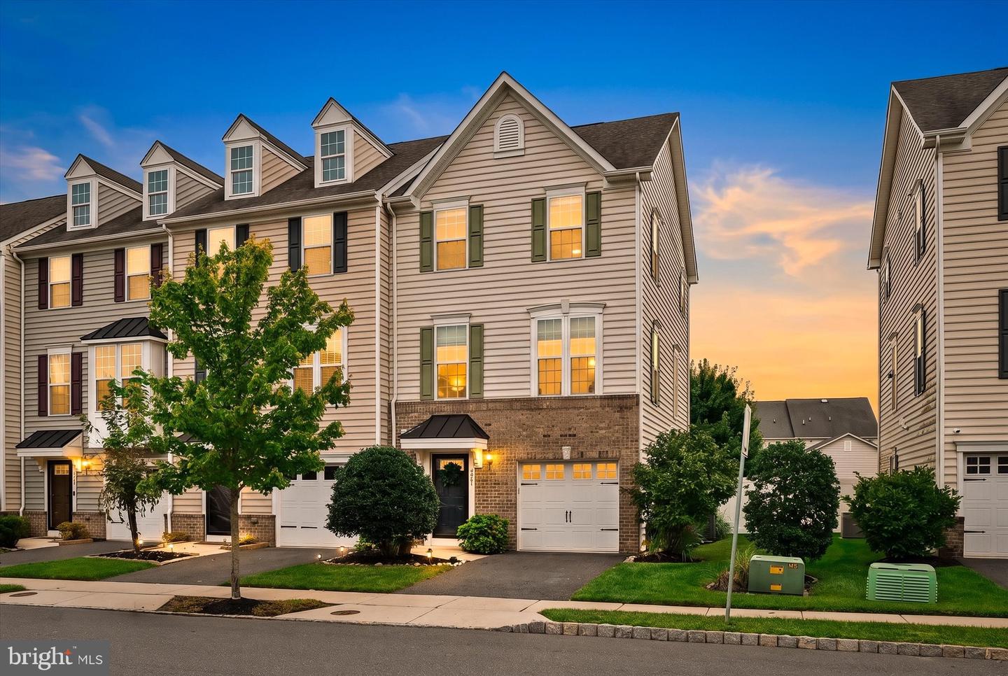 171 Star Property Photo 1